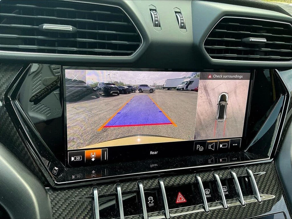 2023 Lamborghini Urus Performante - Image 14 of 31