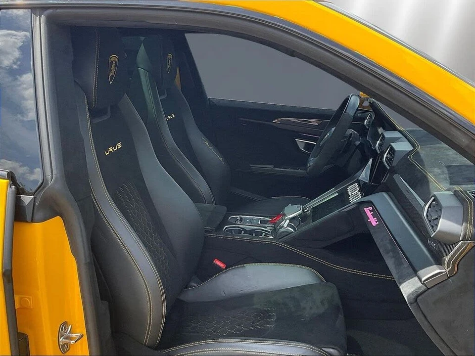 2023 Lamborghini Urus Performante - Image 27 of 31