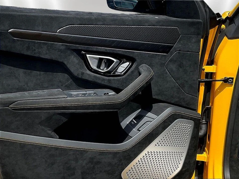 2023 Lamborghini Urus Performante - Image 19 of 31