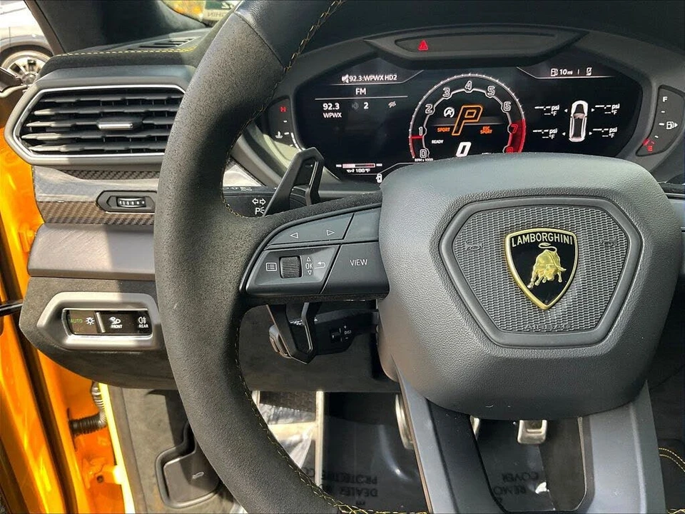 2023 Lamborghini Urus Performante - Image 11 of 31
