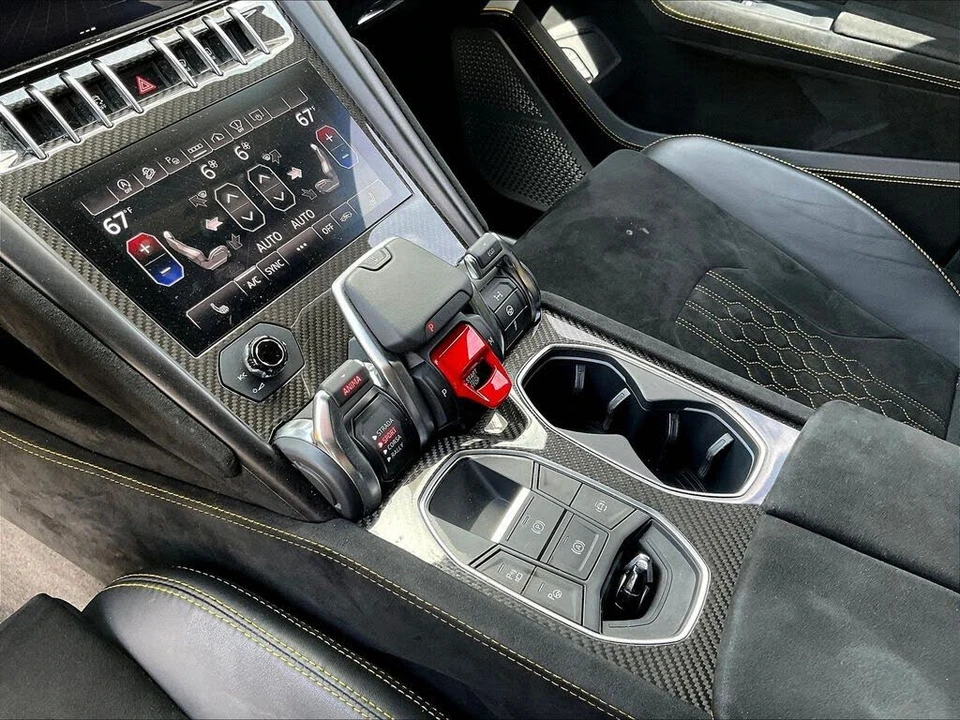 2023 Lamborghini Urus Performante - Image 17 of 31