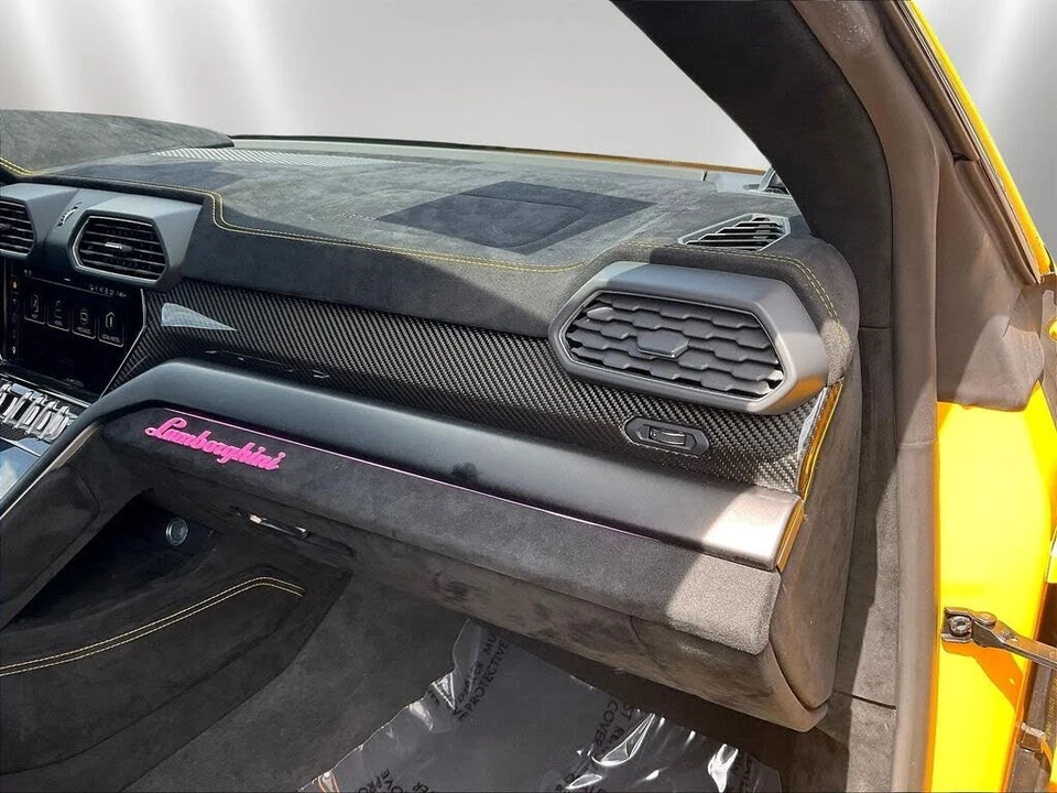 2023 Lamborghini Urus Performante - Image 24 of 31