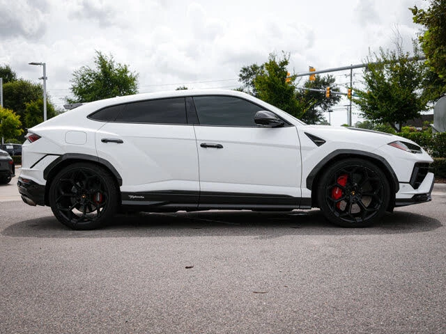 2023 Lamborghini Urus Performante - Image 12 of 31
