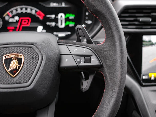2023 Lamborghini Urus Performante - Image 20 of 31