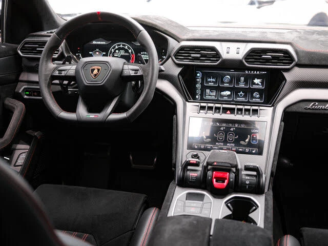 2023 Lamborghini Urus Performante - Image 28 of 31