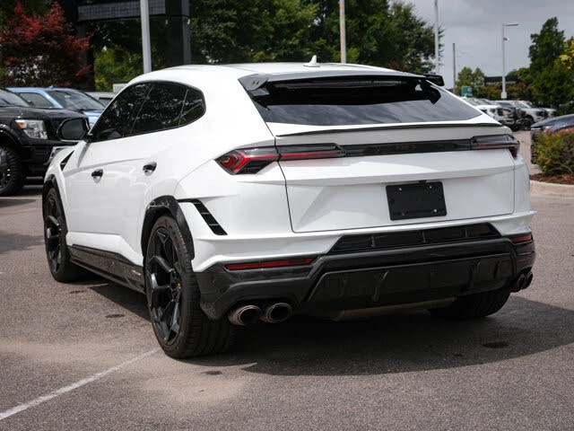 2023 Lamborghini Urus Performante - Image 9 of 31