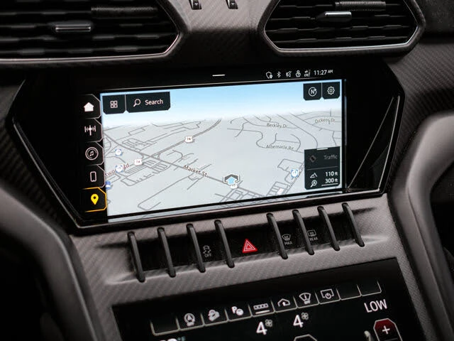 2023 Lamborghini Urus Performante - Image 24 of 31