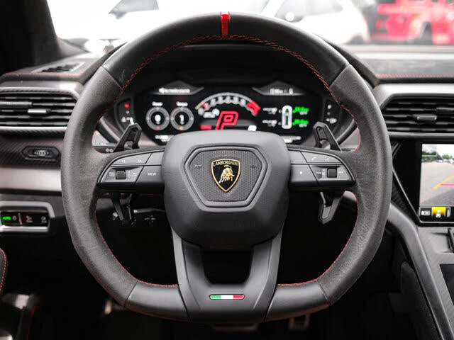 2023 Lamborghini Urus Performante - Image 18 of 31