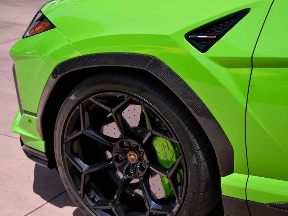 2023 Lamborghini Urus Performante - Image 13 of 31