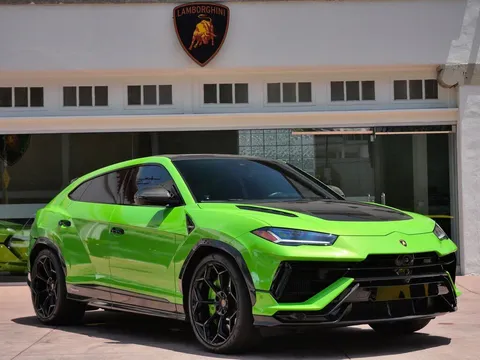 2023 Lamborghini Urus Performante