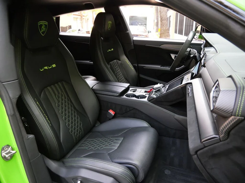 2023 Lamborghini Urus Performante - Image 8 of 31