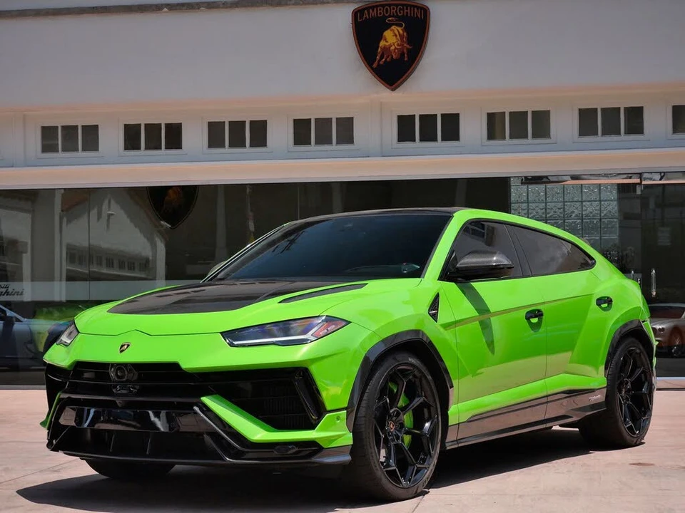 2023 Lamborghini Urus Performante - Image 17 of 31