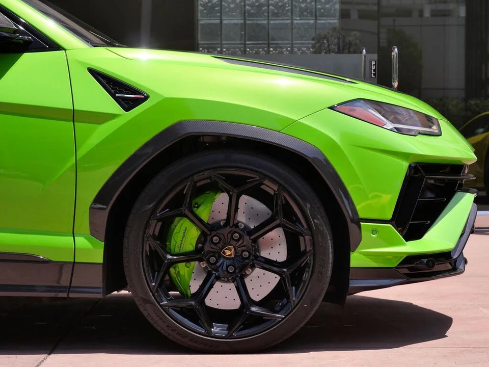 2023 Lamborghini Urus Performante - Image 9 of 31