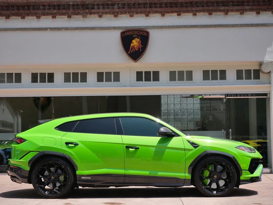 2023 Lamborghini Urus Performante - Image 2 of 31