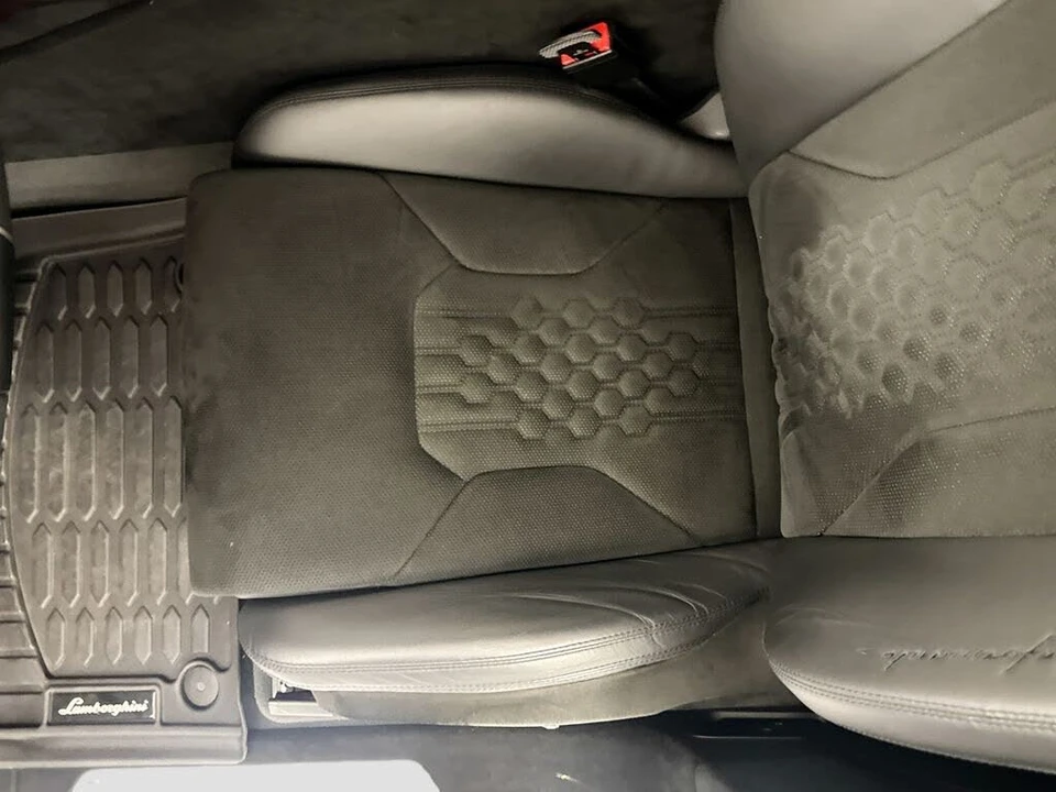 2023 Lamborghini Urus Performante - Image 20 of 31
