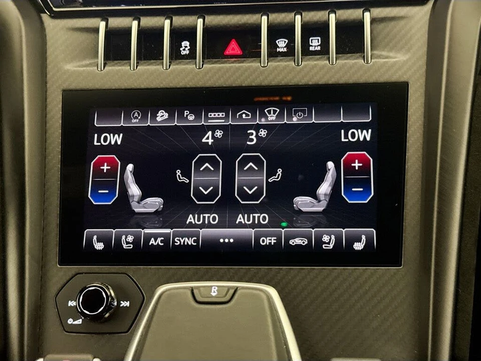 2023 Lamborghini Urus Performante - Image 16 of 31