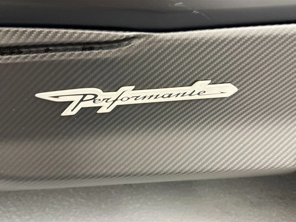 2023 Lamborghini Urus Performante - Image 26 of 31