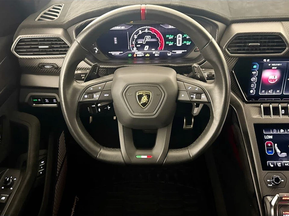 2023 Lamborghini Urus Performante - Image 11 of 31