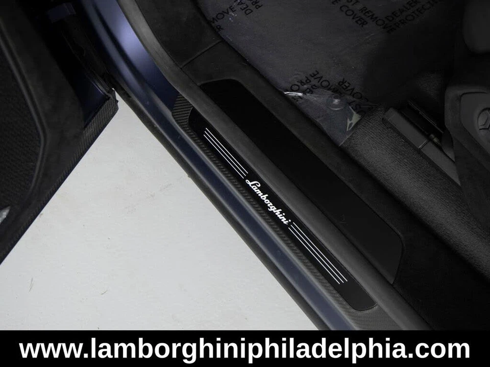 2023 Lamborghini Urus Performante - Image 16 of 31