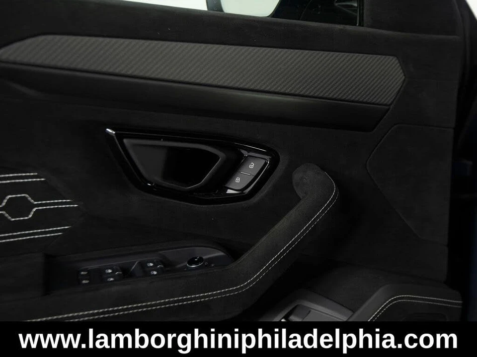 2023 Lamborghini Urus Performante - Image 13 of 31