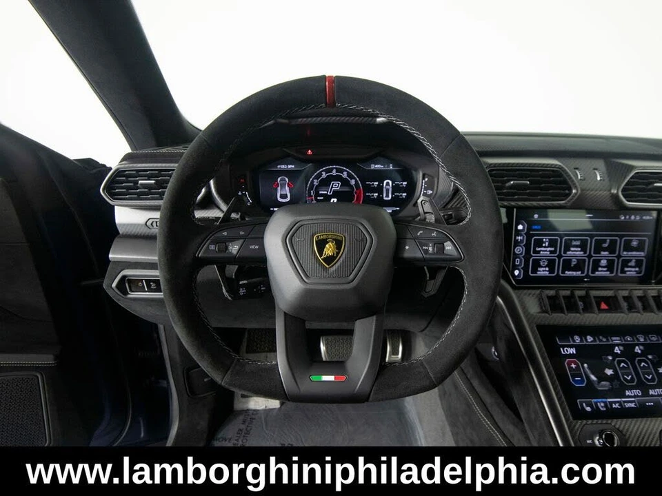 2023 Lamborghini Urus Performante - Image 17 of 31