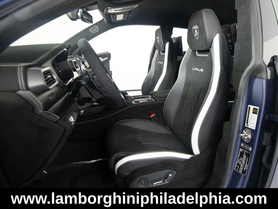 2023 Lamborghini Urus Performante - Image 10 of 31