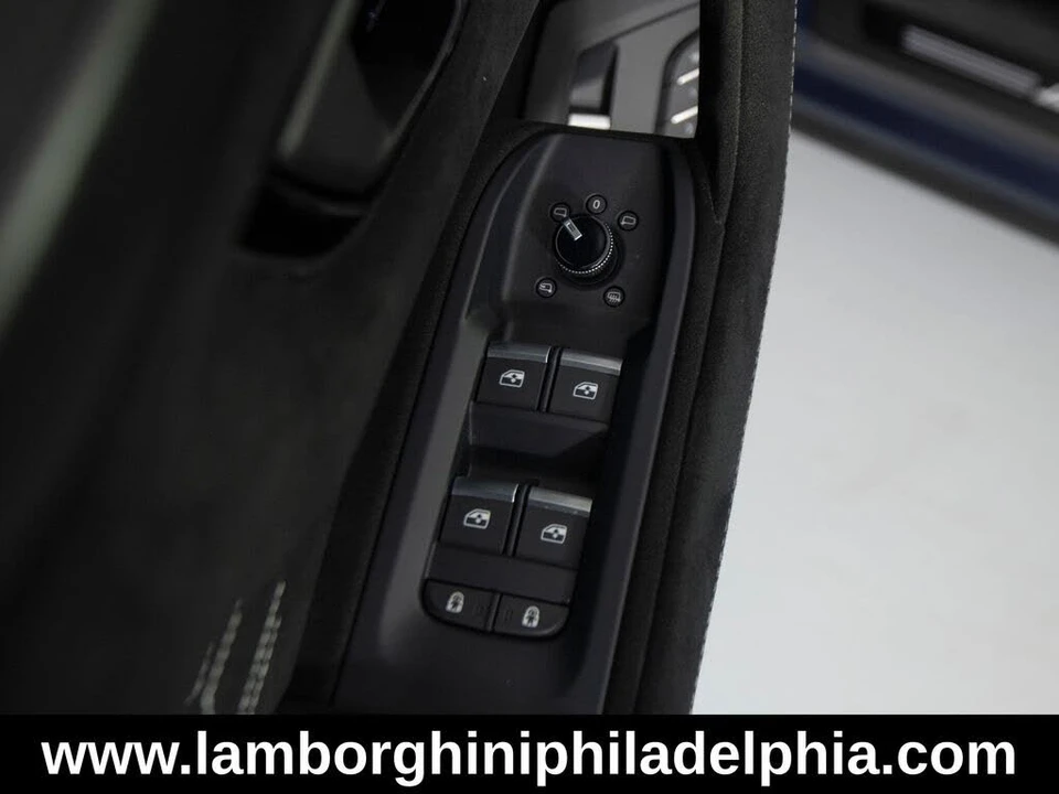 2023 Lamborghini Urus Performante - Image 14 of 31