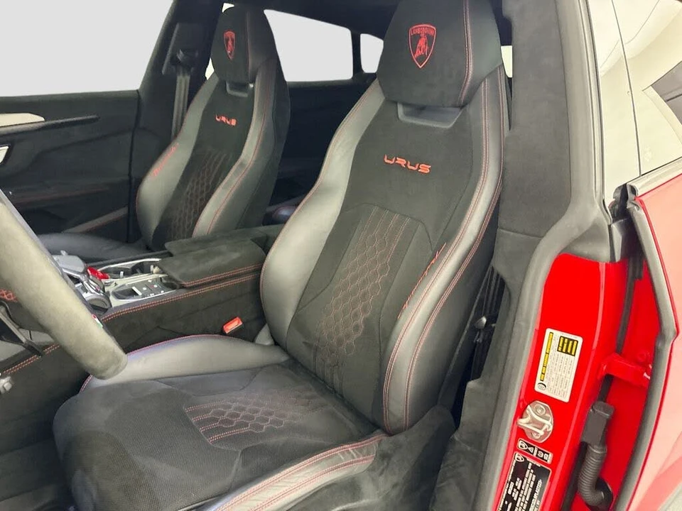 2023 Lamborghini Urus Performante - Image 22 of 31