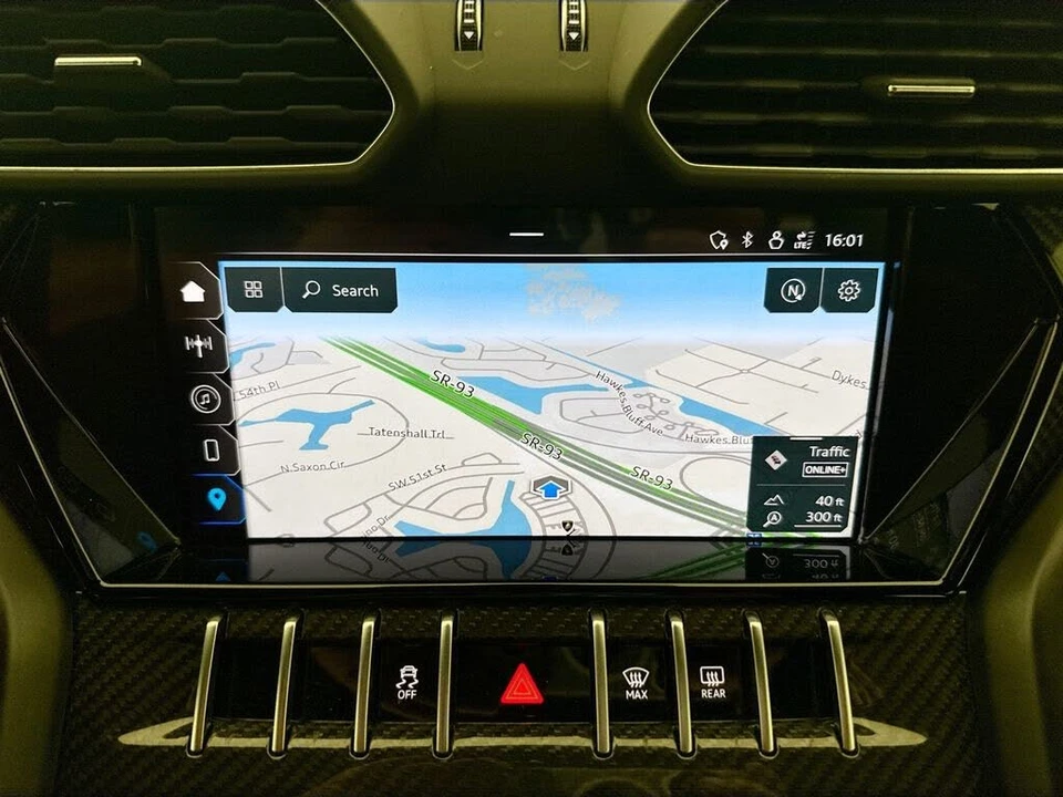 2023 Lamborghini Urus Performante - Image 13 of 31