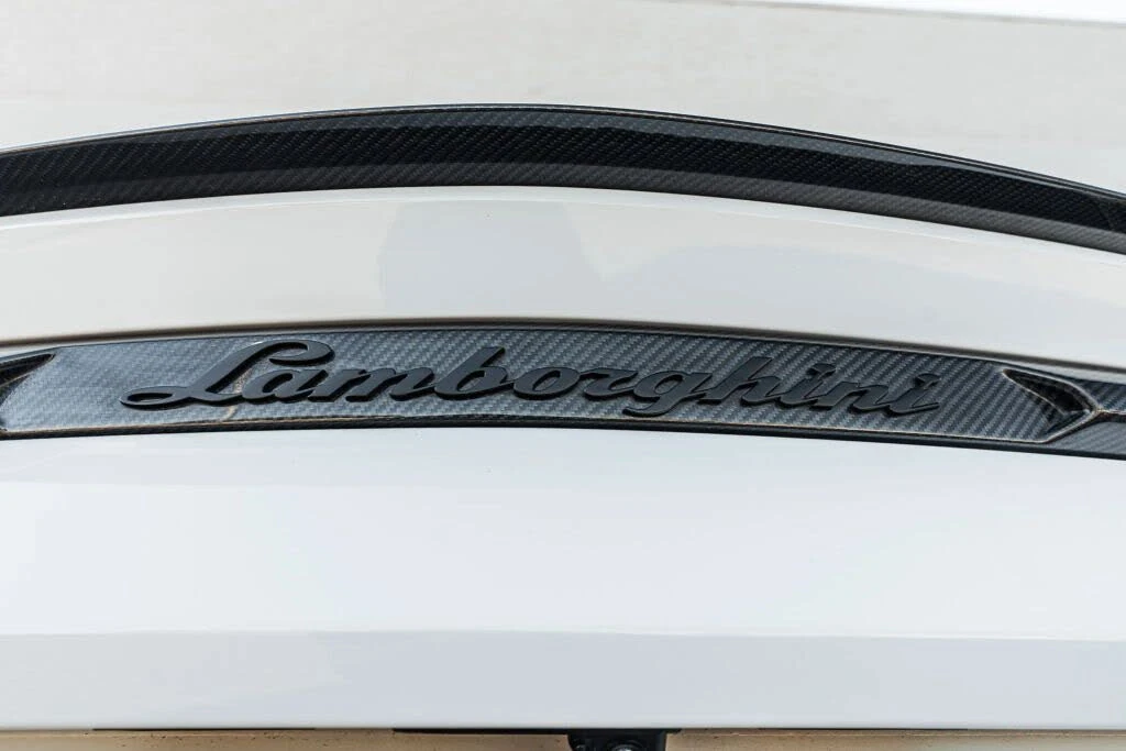 2023 Lamborghini Urus Performante - Image 27 of 31