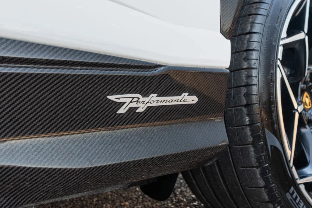 2023 Lamborghini Urus Performante - Image 24 of 31