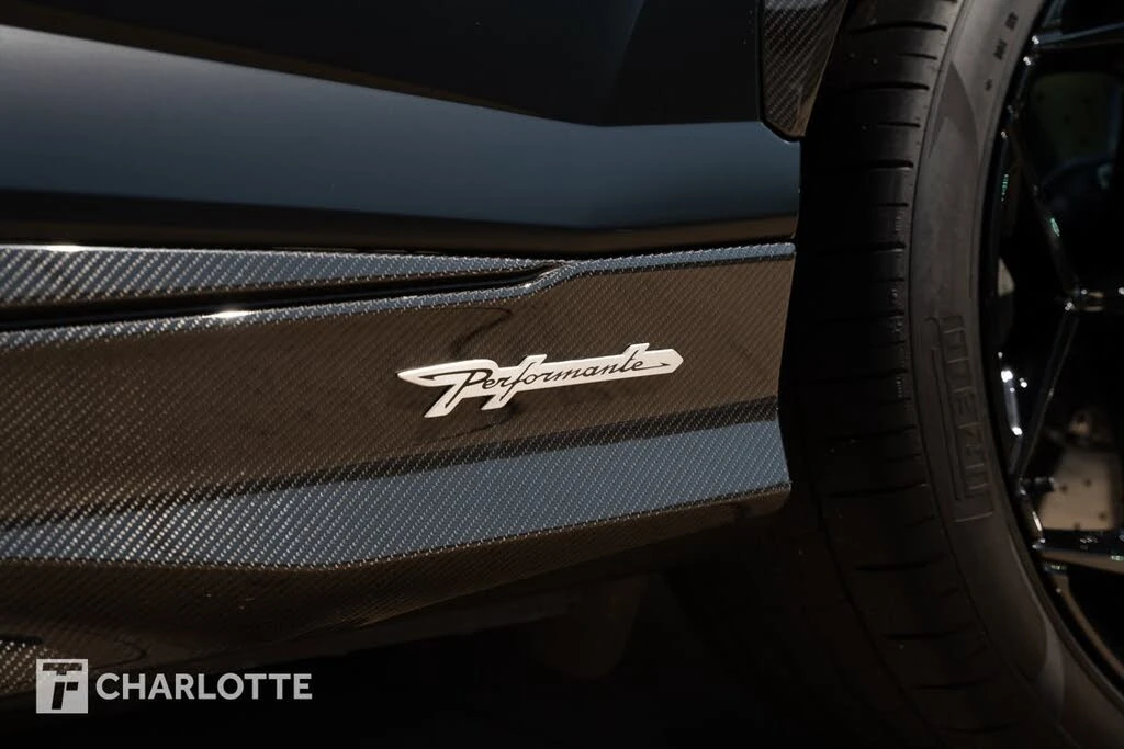 2023 Lamborghini Urus Performante - Image 13 of 31
