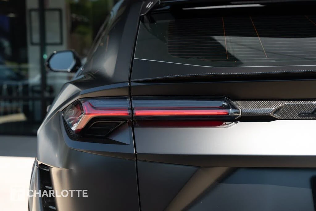 2023 Lamborghini Urus Performante - Image 15 of 31