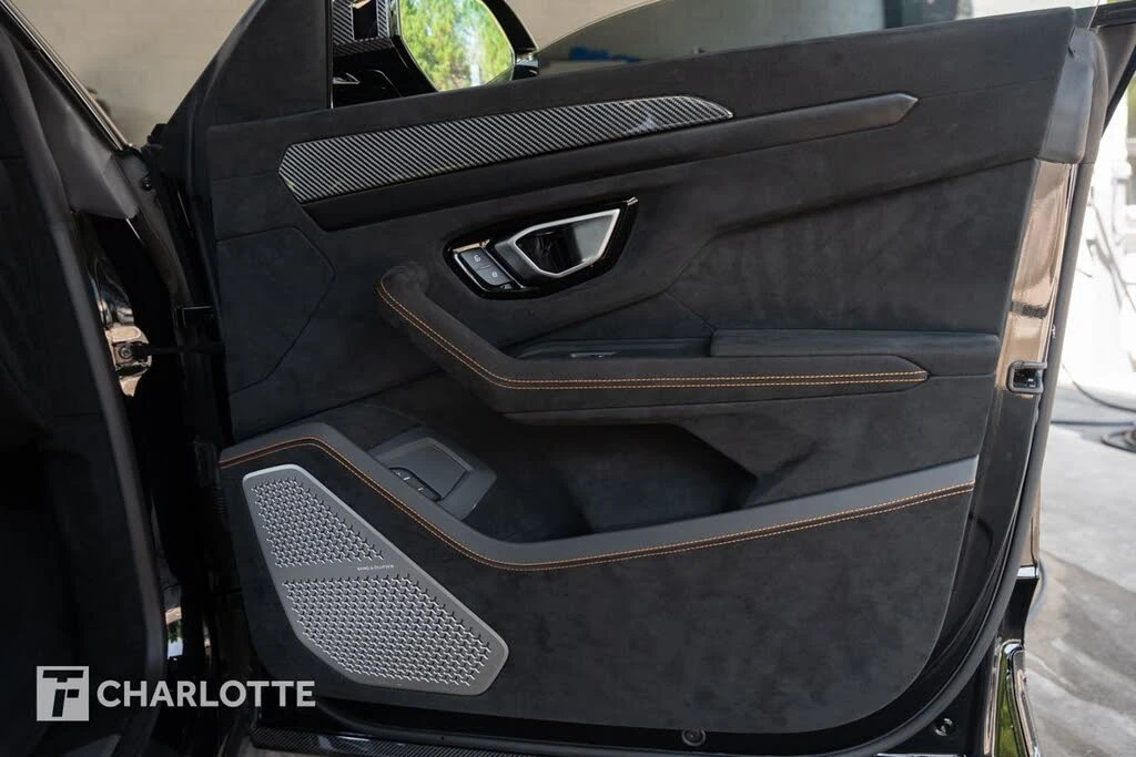 2023 Lamborghini Urus Performante - Image 30 of 31