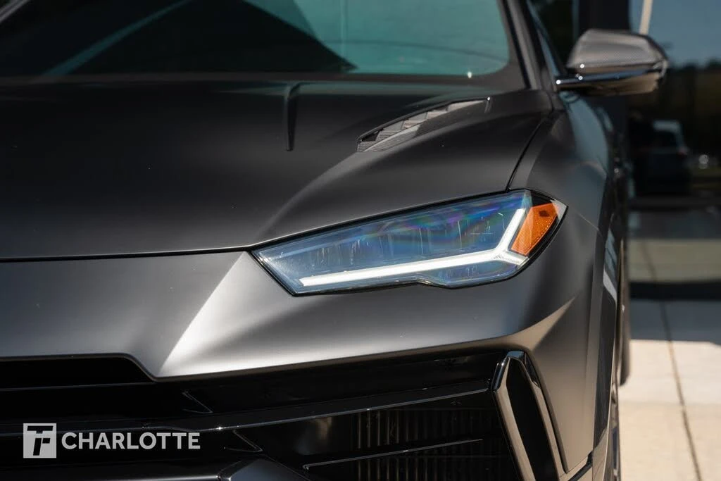 2023 Lamborghini Urus Performante - Image 7 of 31