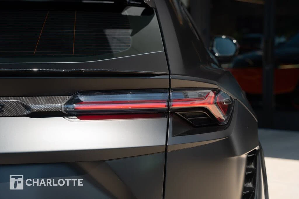 2023 Lamborghini Urus Performante - Image 18 of 31