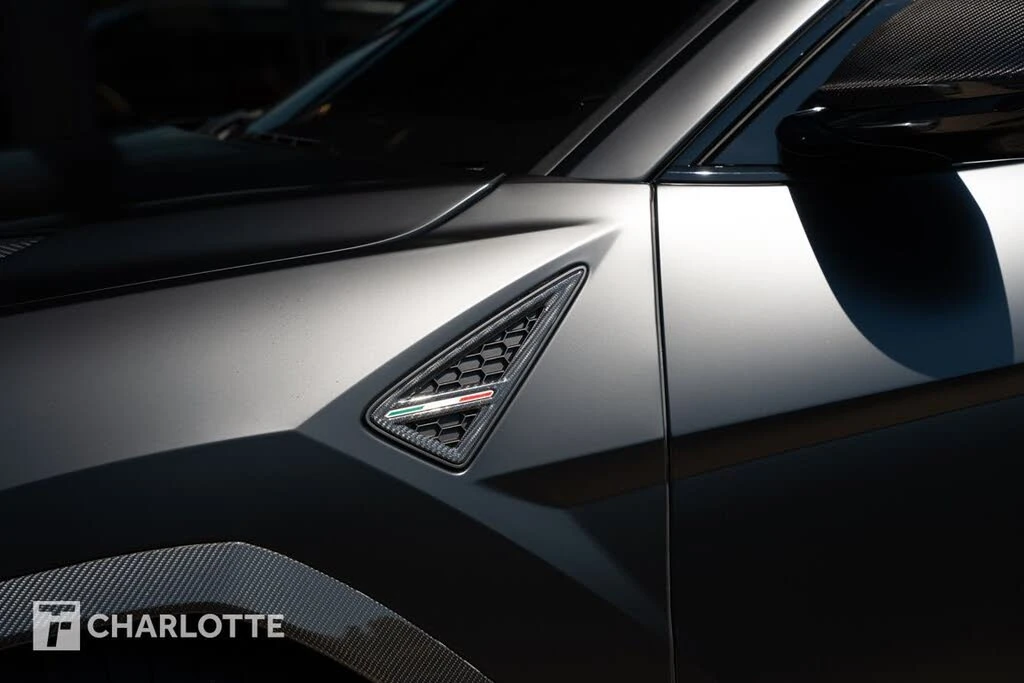 2023 Lamborghini Urus Performante - Image 12 of 31