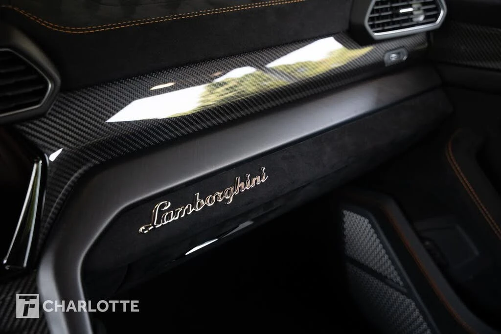 2023 Lamborghini Urus Performante - Image 29 of 31