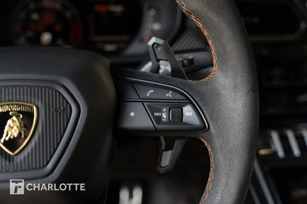 2023 Lamborghini Urus Performante - Image 26 of 31