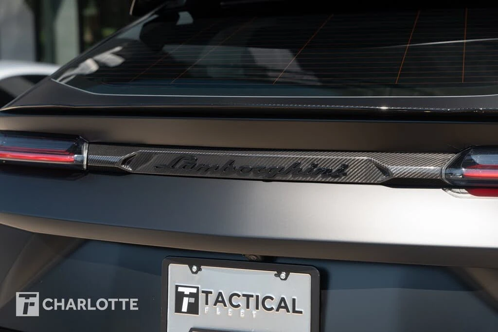 2023 Lamborghini Urus Performante - Image 17 of 31