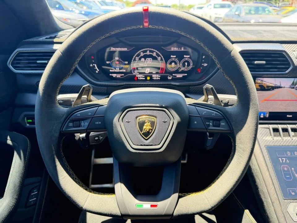 2023 Lamborghini Urus Performante - Image 22 of 31