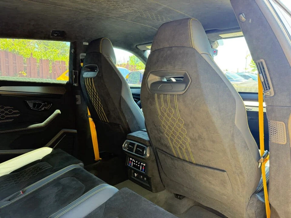 2023 Lamborghini Urus Performante - Image 29 of 31