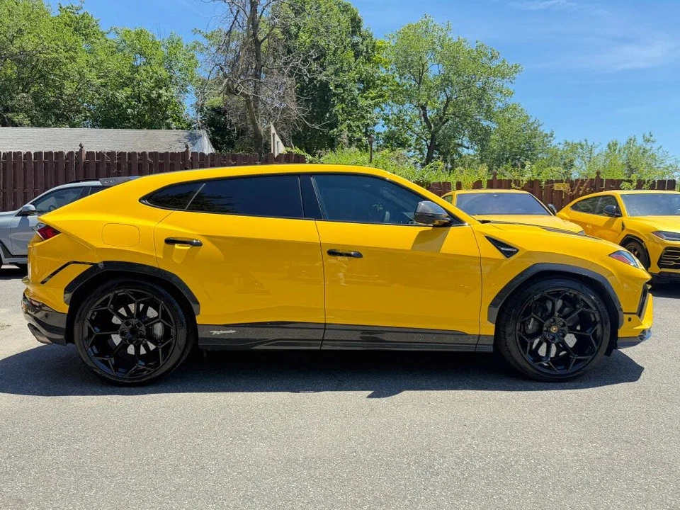 2023 Lamborghini Urus Performante - Image 5 of 31