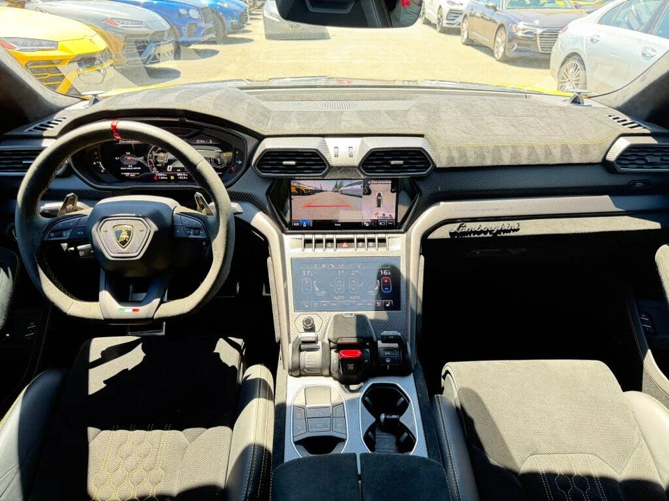 2023 Lamborghini Urus Performante - Image 20 of 31