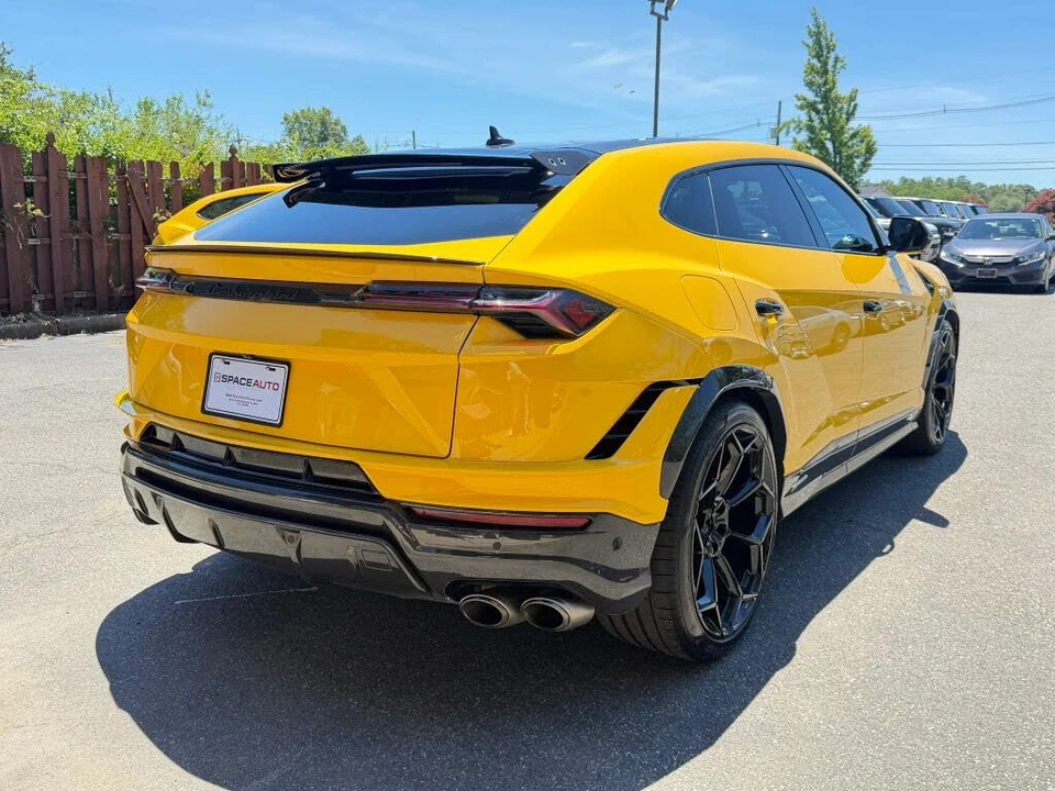 2023 Lamborghini Urus Performante - Image 6 of 31