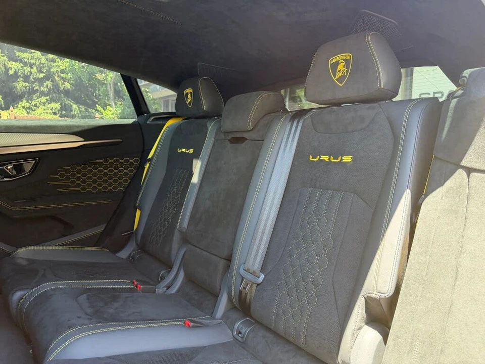 2023 Lamborghini Urus Performante - Image 17 of 31