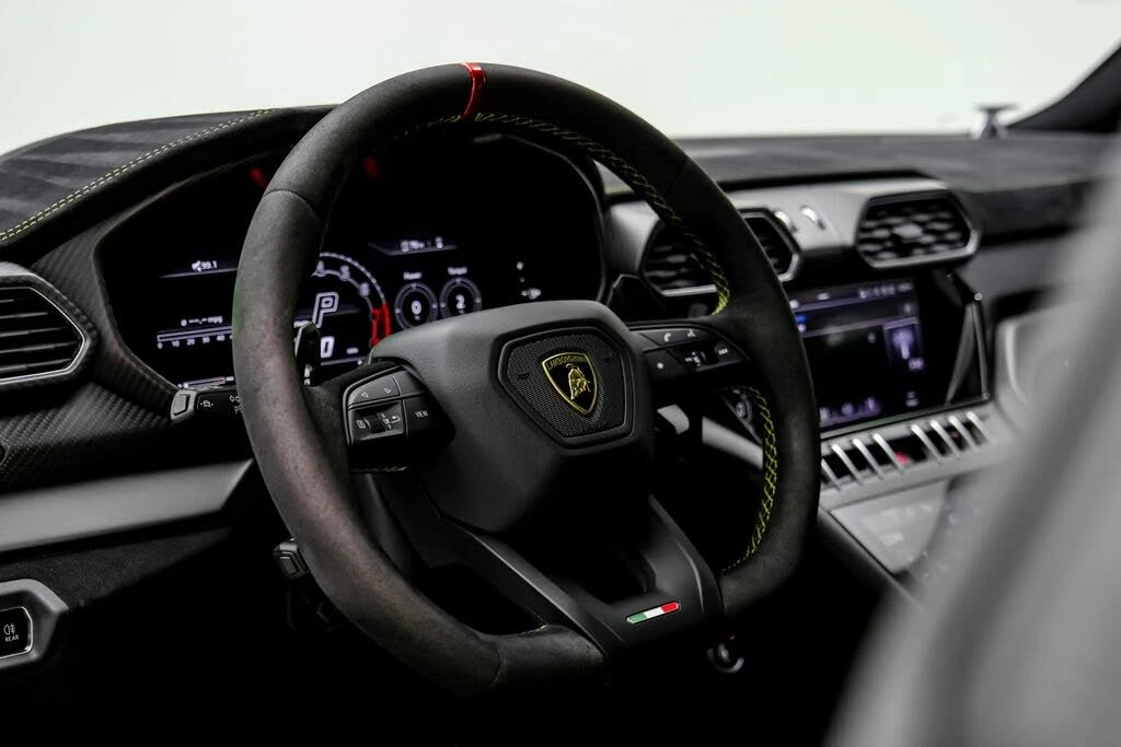 2023 Lamborghini Urus Performante - Image 19 of 31