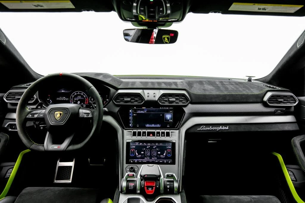 2023 Lamborghini Urus Performante - Image 17 of 31