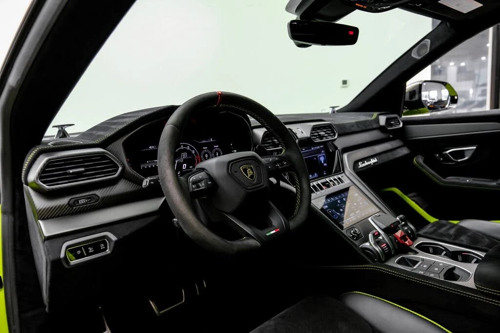 2023 Lamborghini Urus Performante - Image 7 of 31