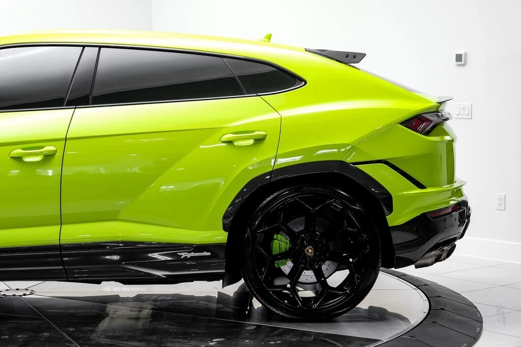 2023 Lamborghini Urus Performante - Image 15 of 31